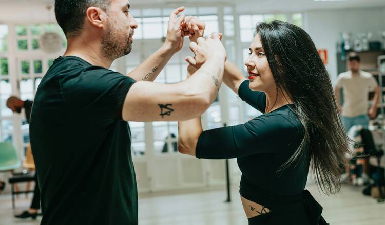 Salsa dancing workshop