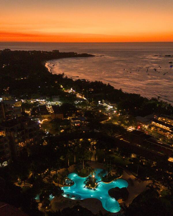 Tamarindo Diria Beach Resort
