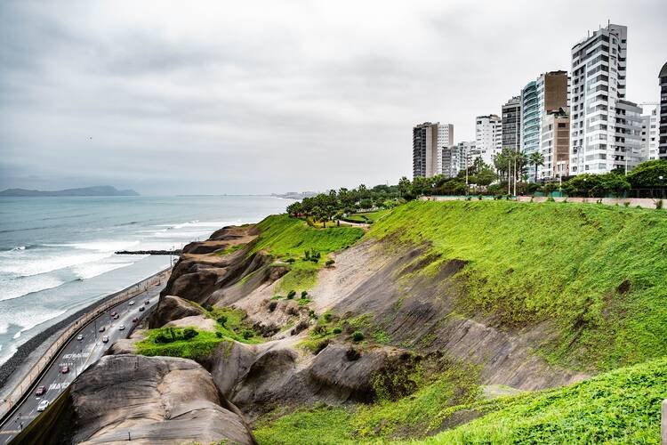 Lima coastline - featured