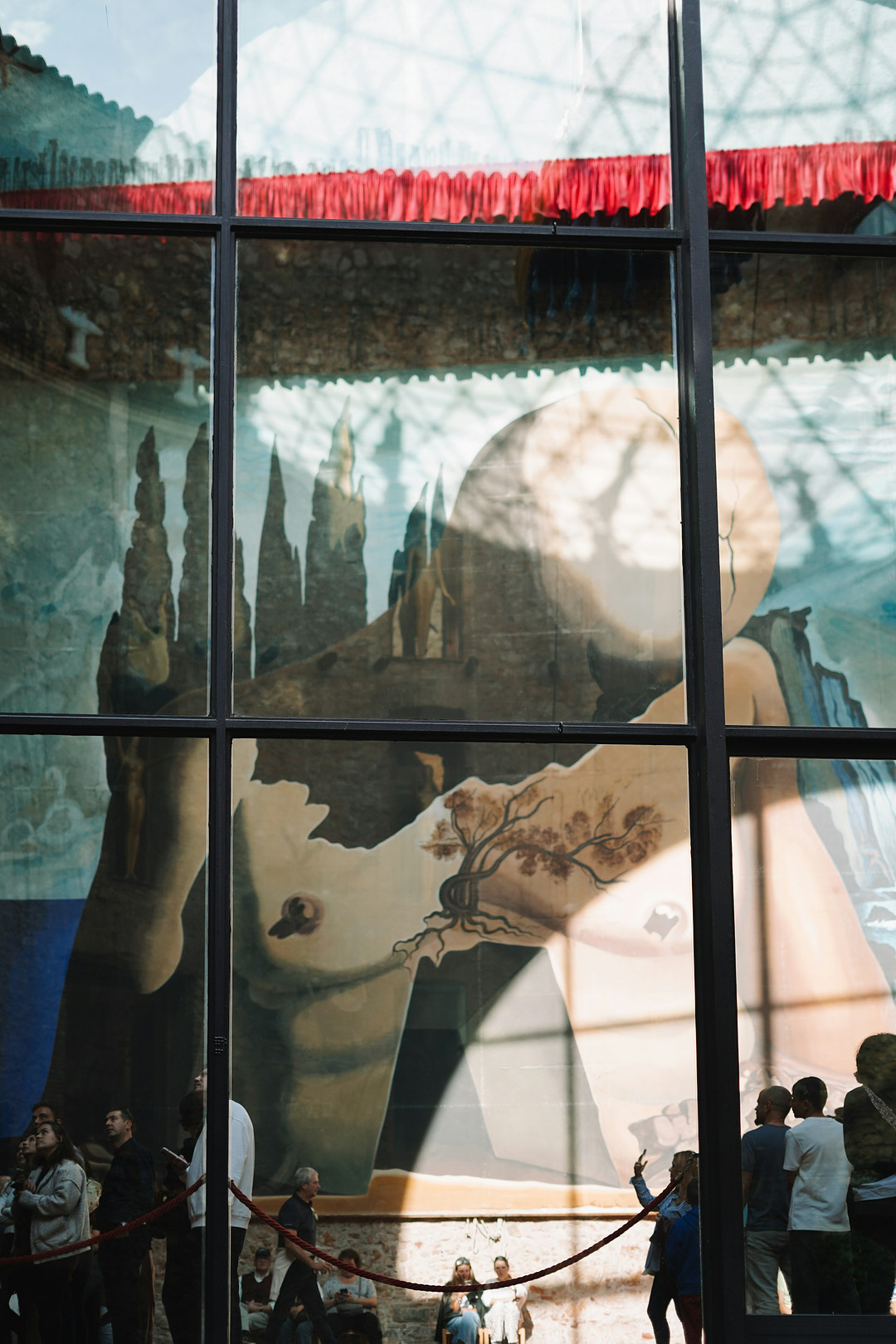 Dali / Dalí Theatre-Museum in Figueres Feature