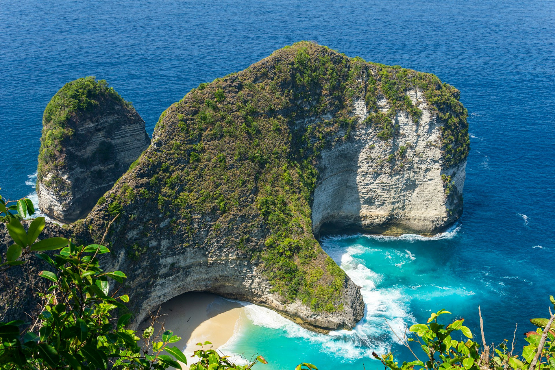 Kelingking Beach, Nusa Penida, Bali - feature