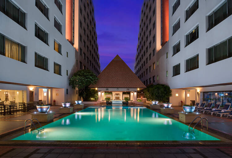 Twin Towers hotel bangkok