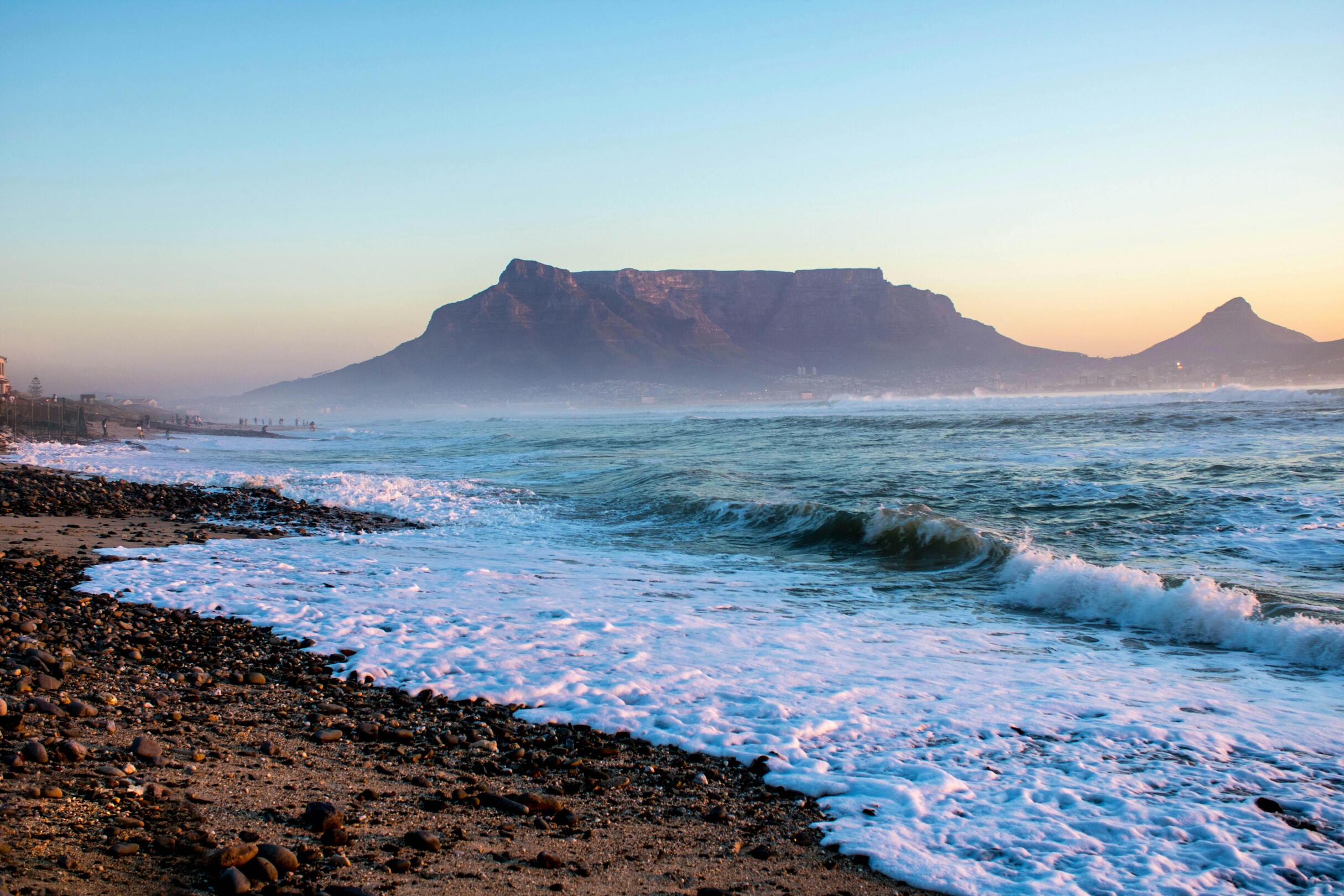 Cape Town, Table Mountain at dusk - feature