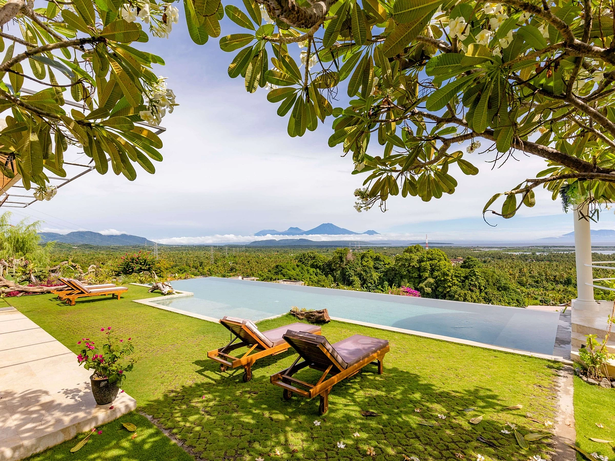 Sumberkima Hill Villa Maria View