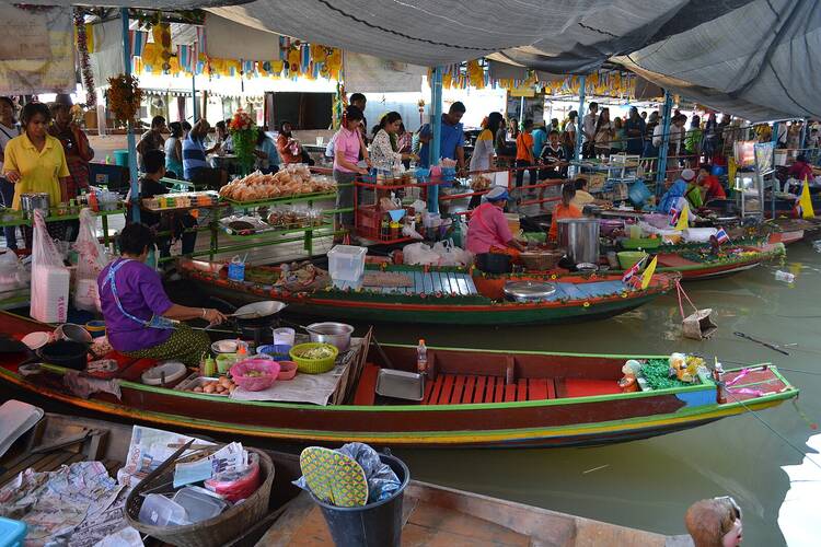 Ayutthaya Floating Market