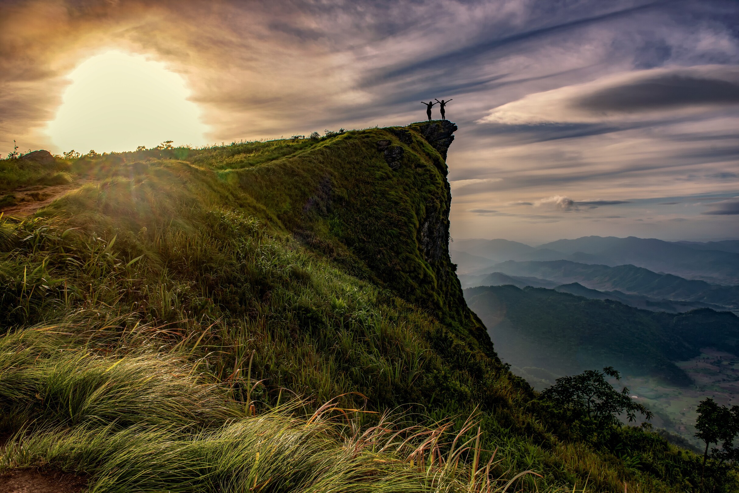 Chiang Rai cliff - featured