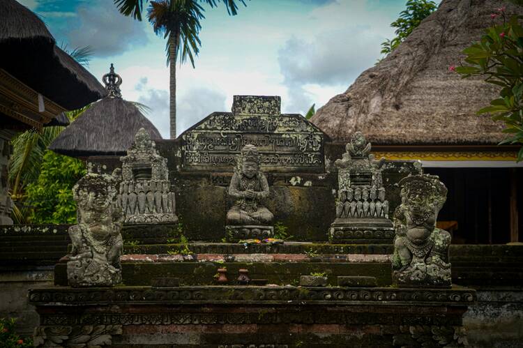 Bali Hidden Temple Ceremony