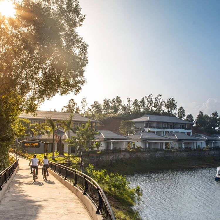Phong Nha Lake House Resort