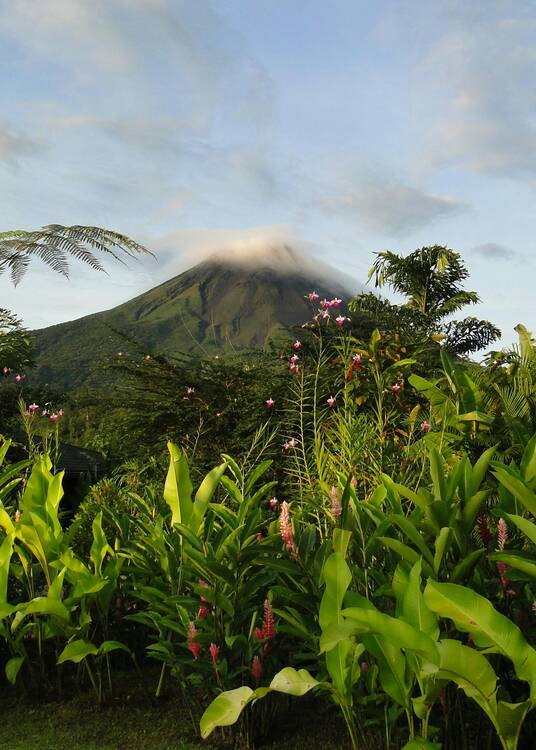 Arenal Volcano views - featured