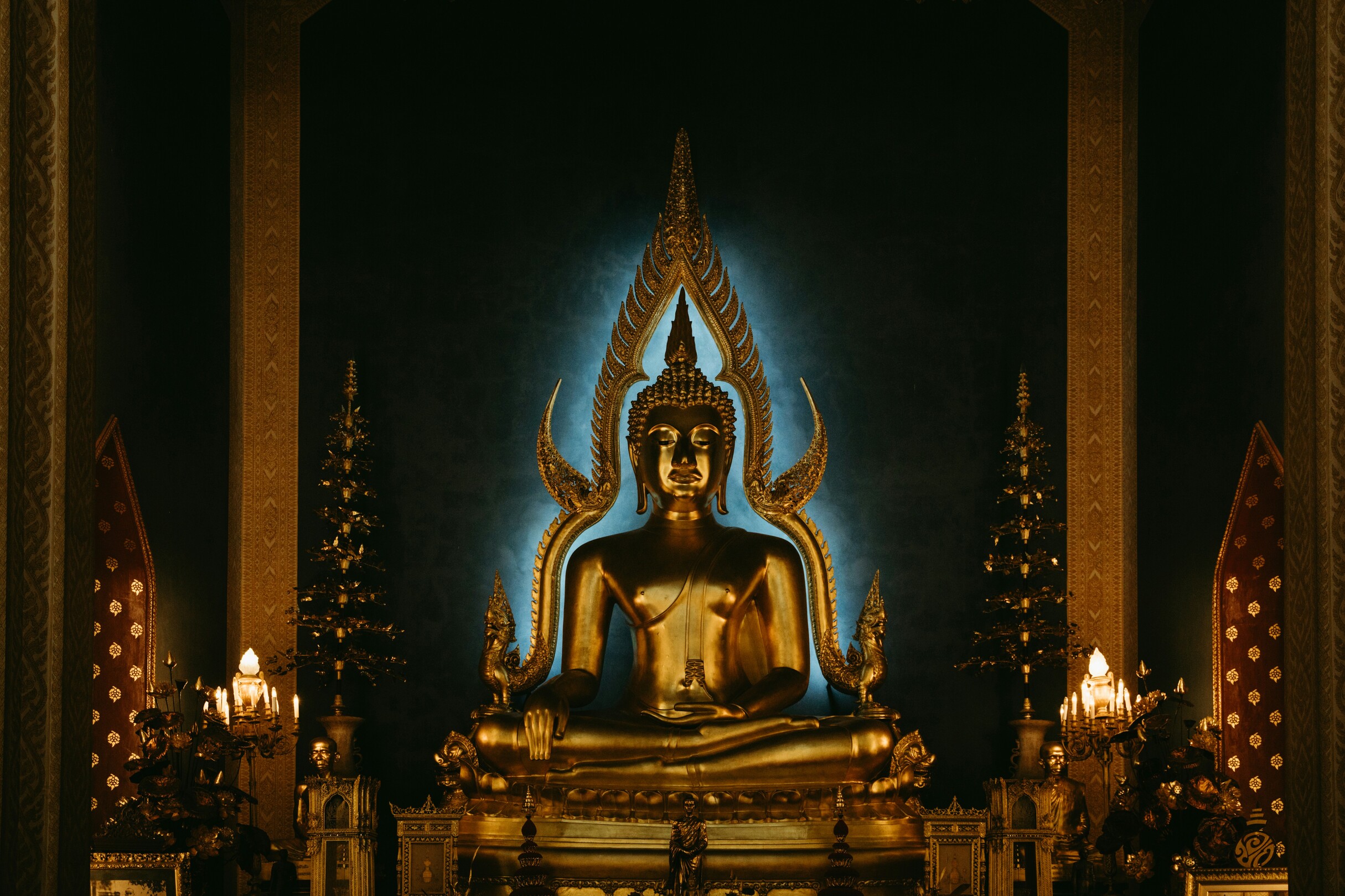 Bangkok gold Buddha - featured