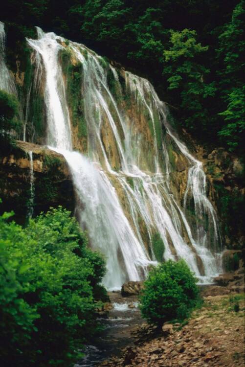 Llanos de Cortes Waterfall