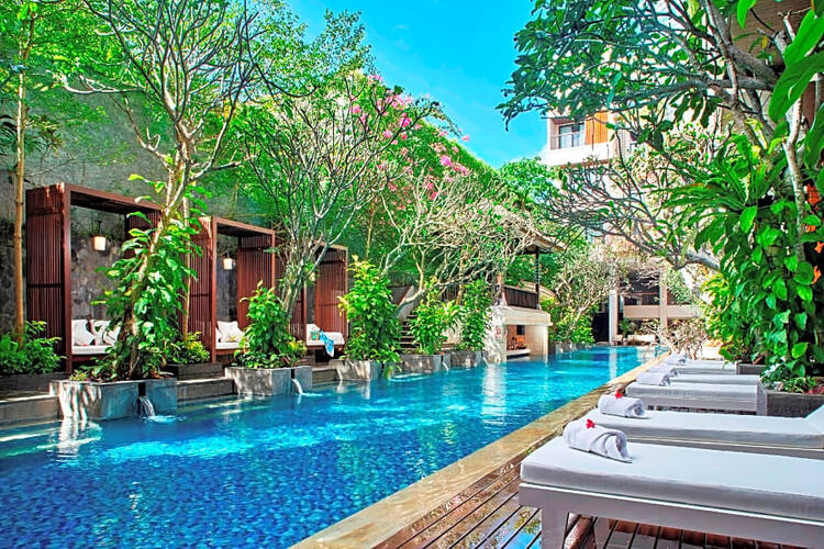 Jambuluwuk Oceano Seminyak Hotel