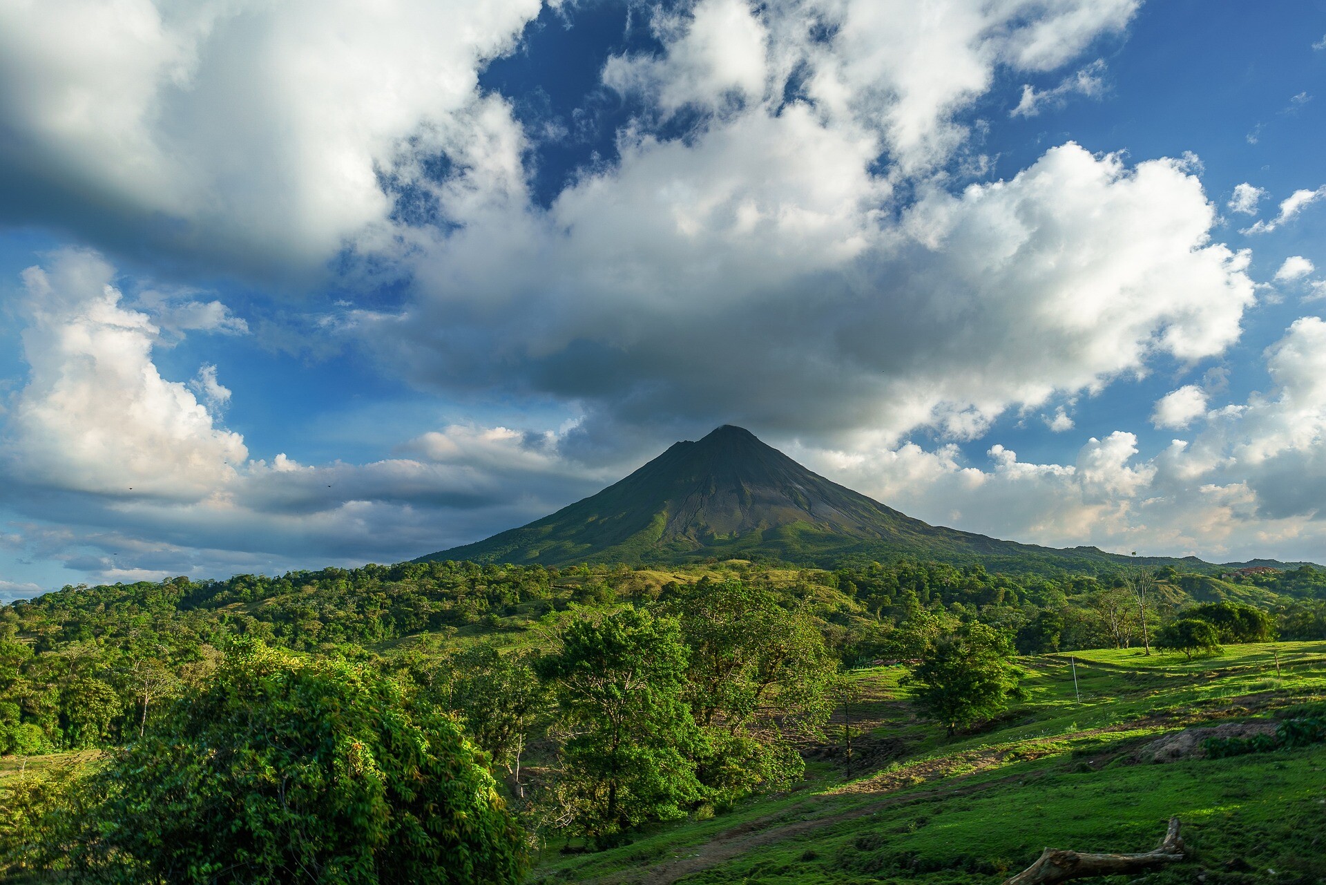 arenal volcano