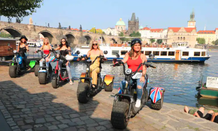 Harley-style motor tricycle tour