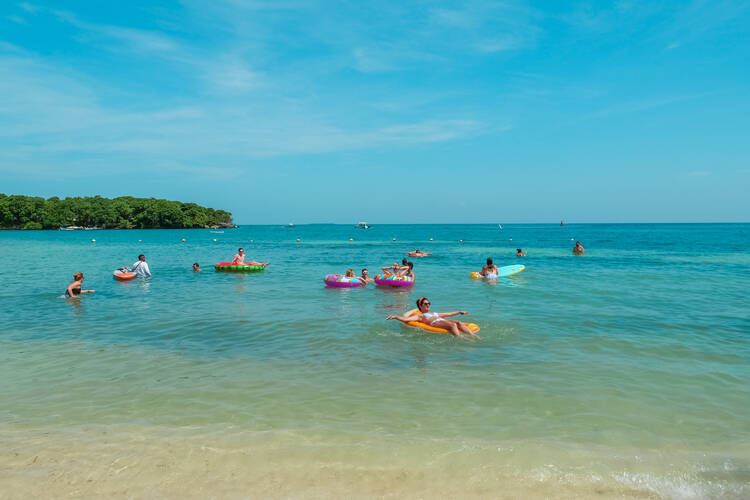 VAOVA Rosario Island 3