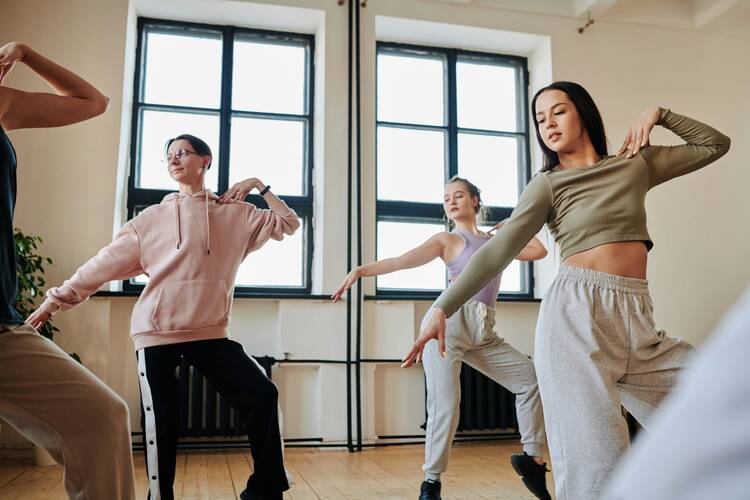 K-pop dance class