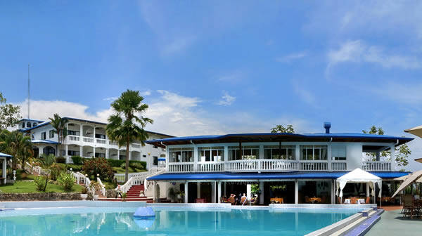Cristal Ballena Resort