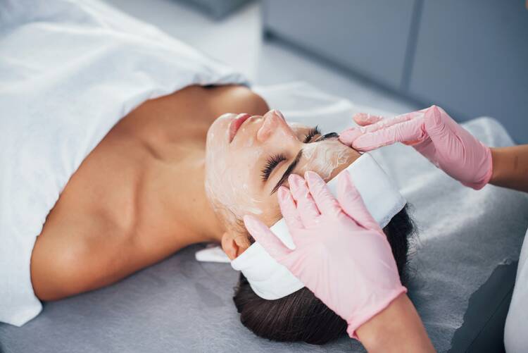 Facial / spa treatment (generic) - featured