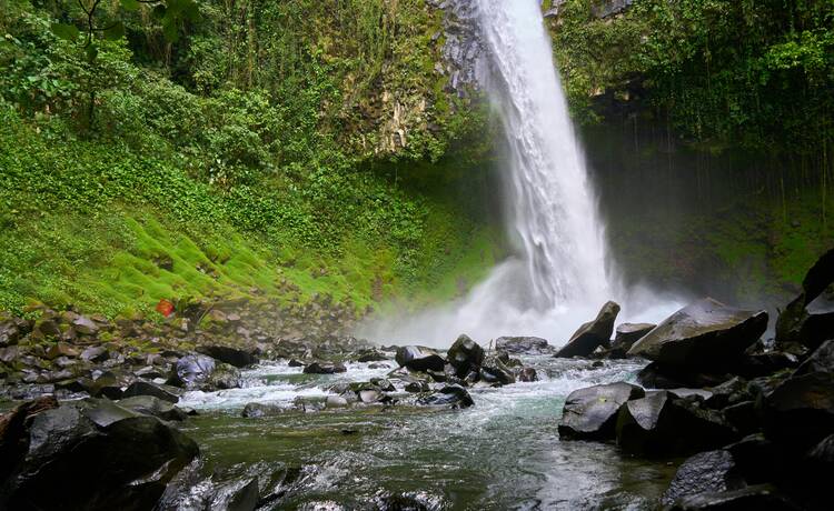 La Fortuna Waterfall close up