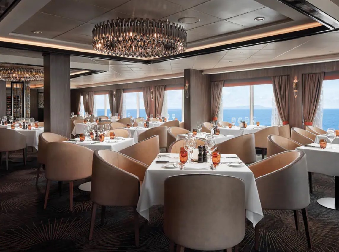 Dining room on Norwegian Cruise Line