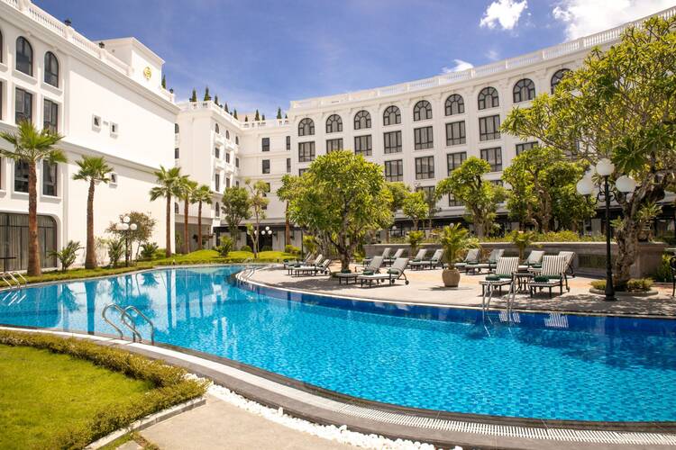 Silk Path Grand Hue Hotel
