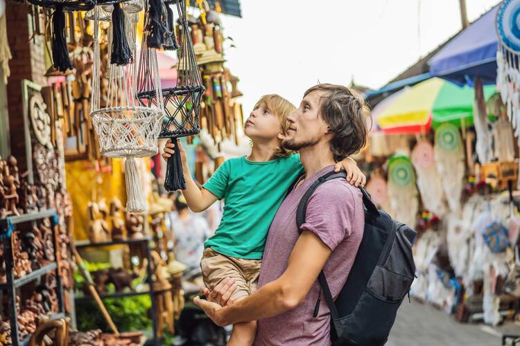 Bali market - Father & son