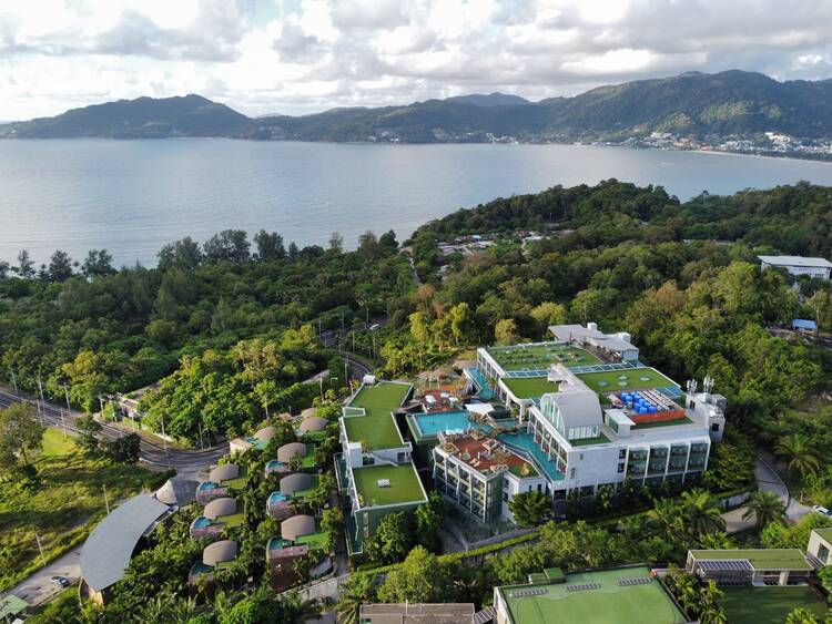 Crest Resort & Pool Villas Phuket
