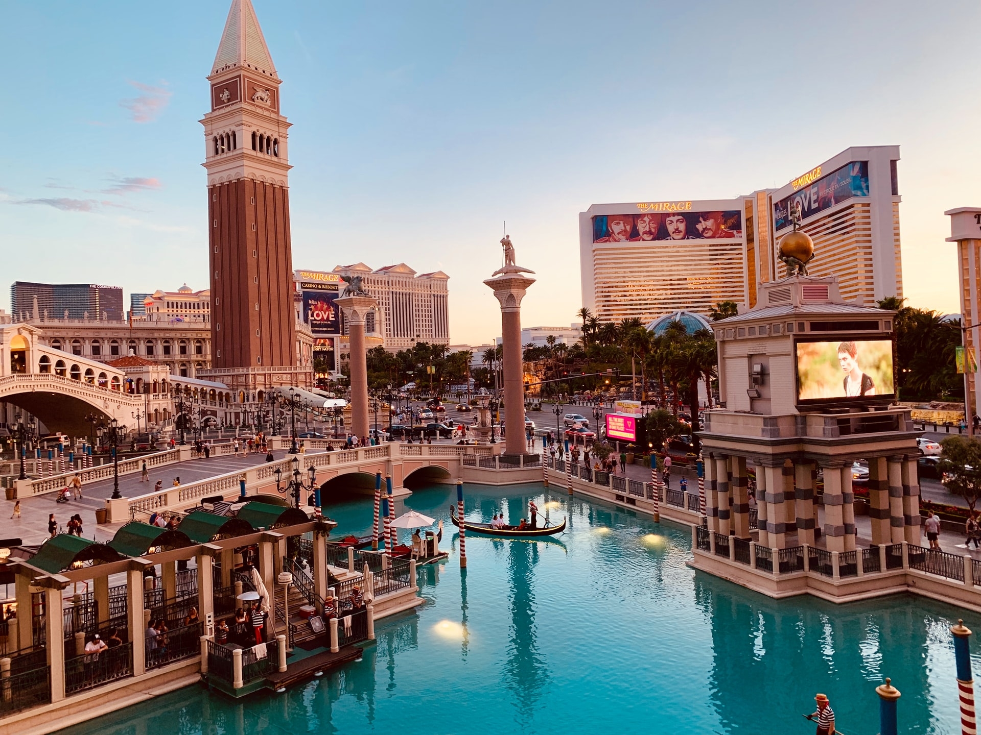 The Las Vegas Experience: Museums, Adventure & Nightlife