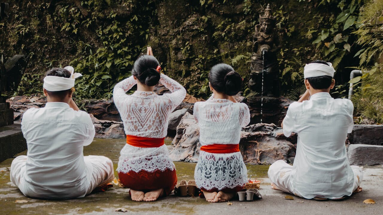 Bali - people praying - feature