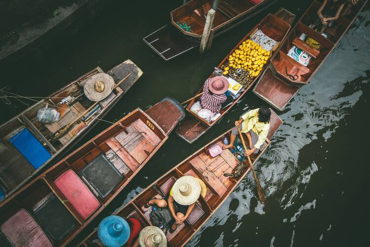 Damnoen Saduak Floating Market