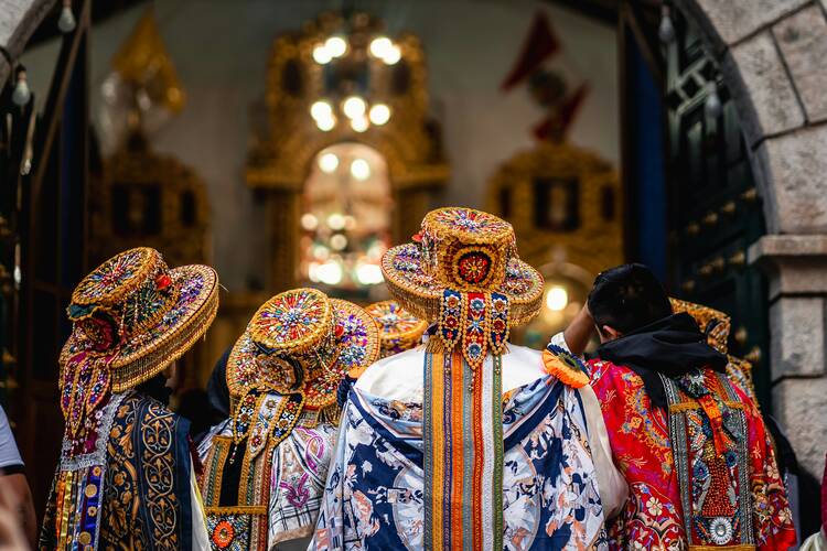 Traditional Peruvian attire - featured