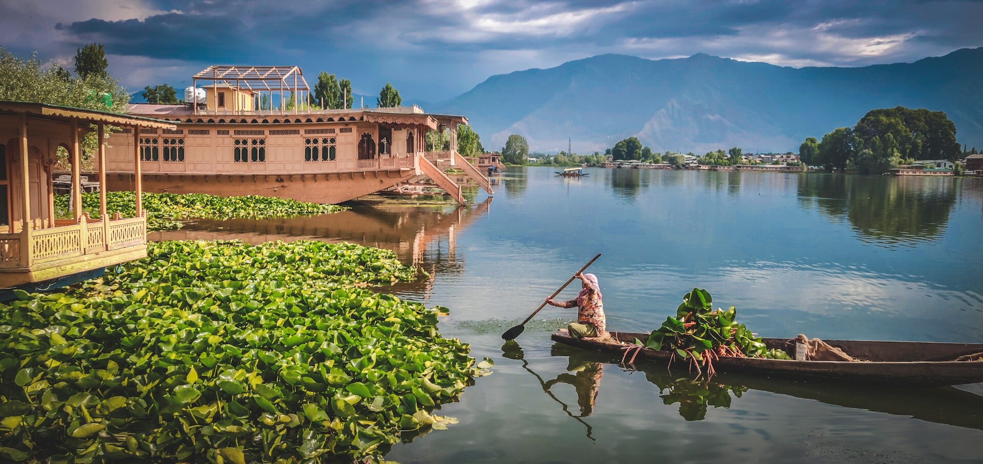 Dal Lake in Srinagar, Kashmir