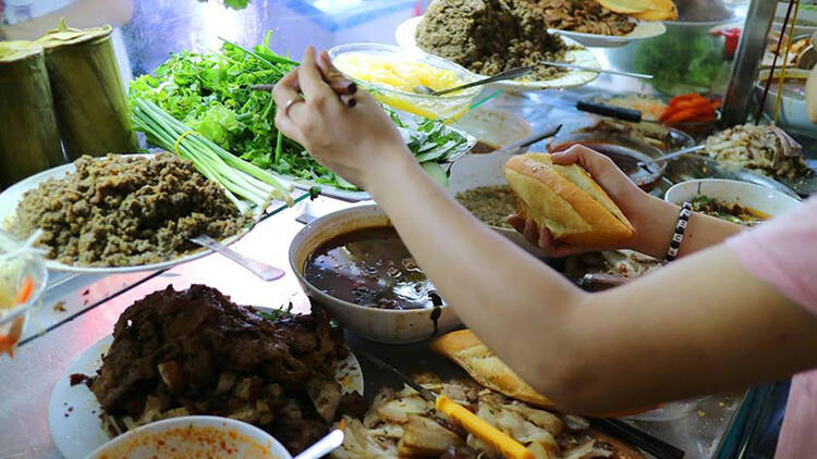 Bánh Mì Phượng