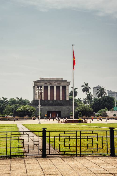 ho chi minh mausoleum