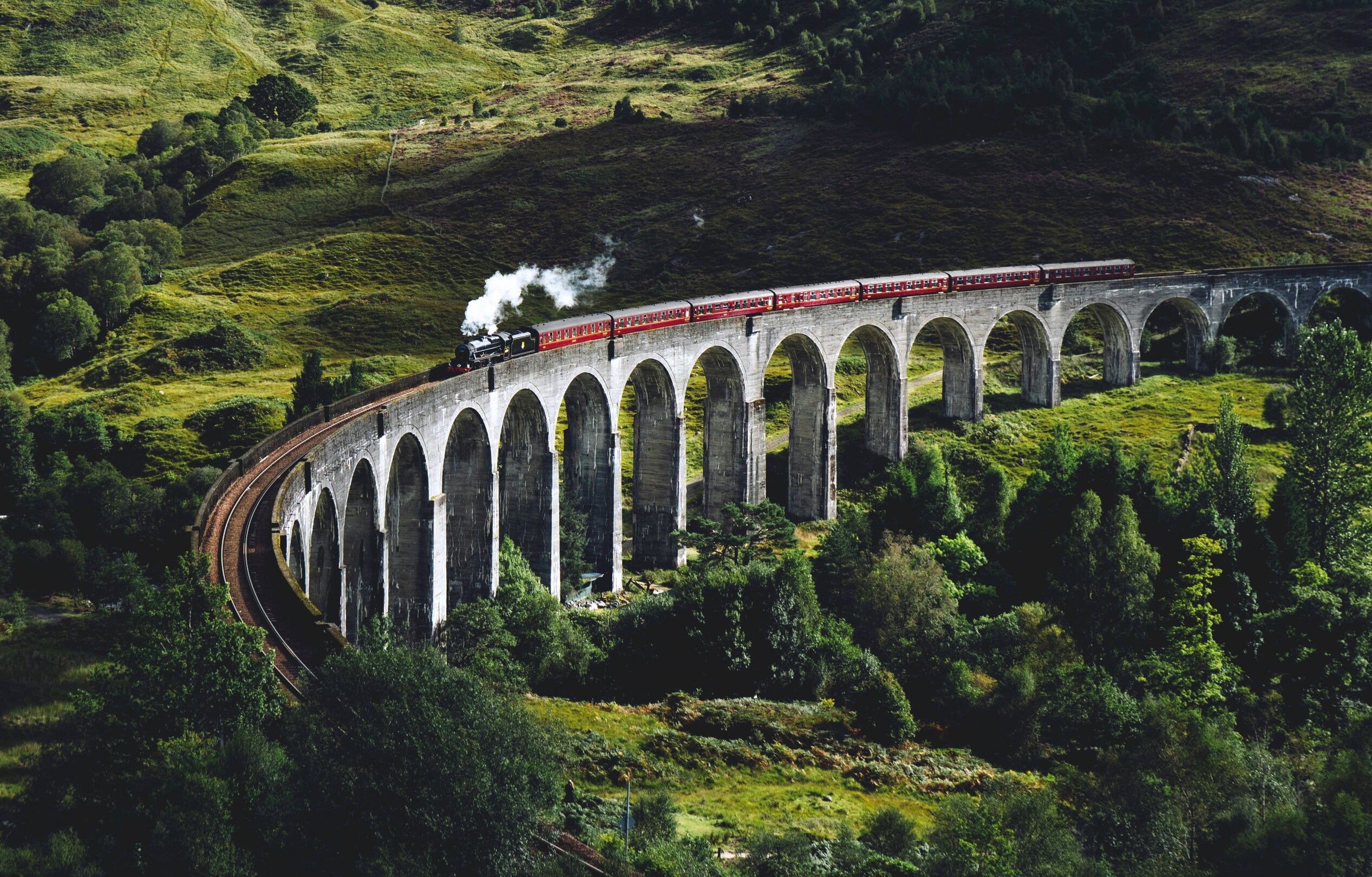Glenfinnan Viaduct - featured