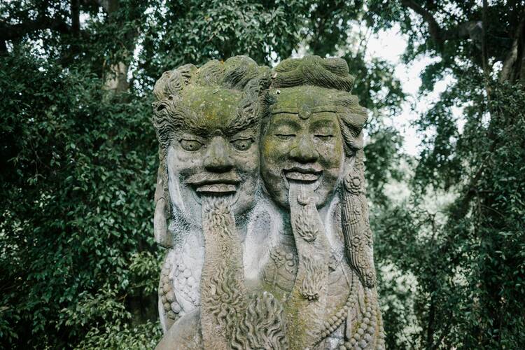 Bali Ubud Statue - featured