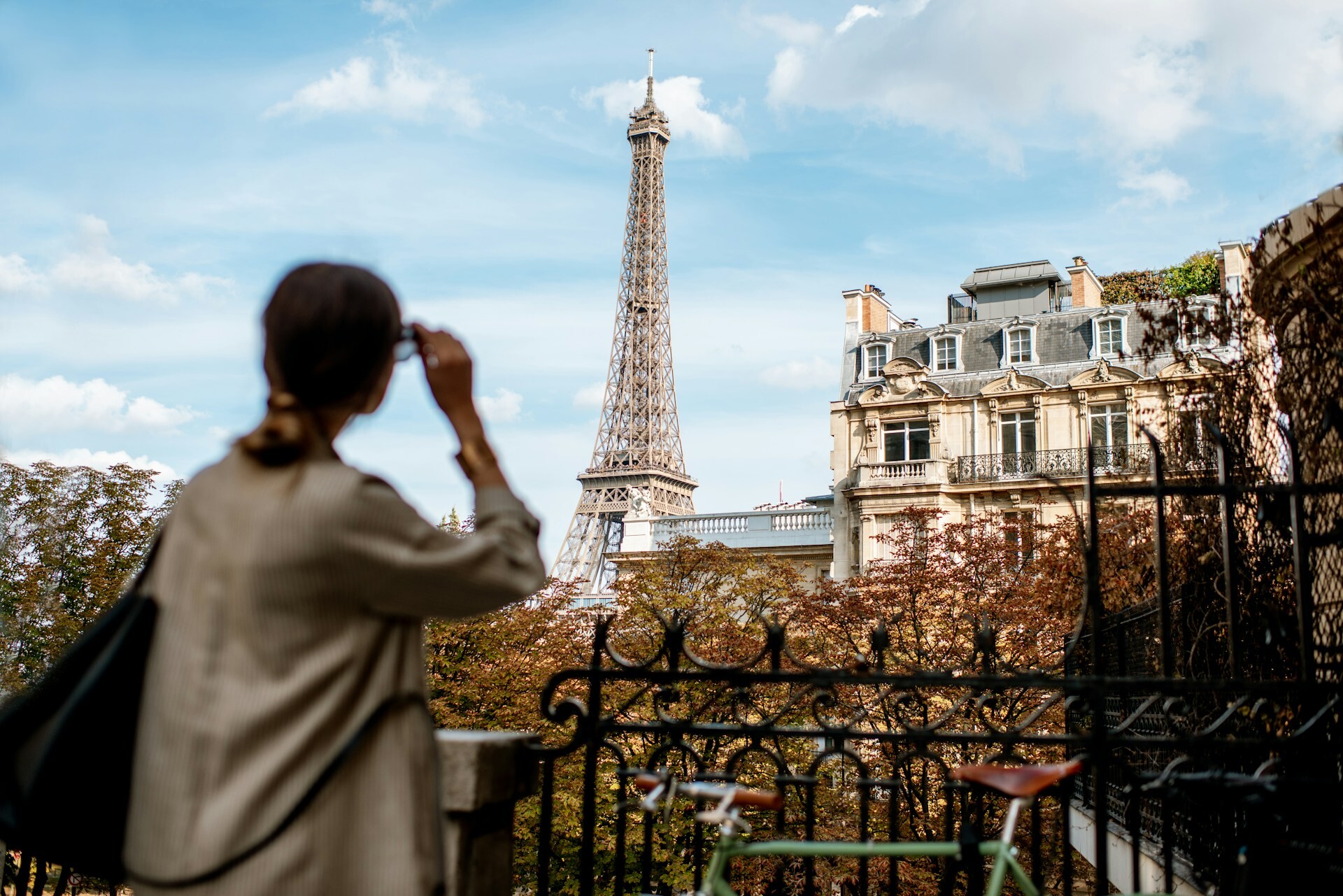 Woman in Paris - Eiffel Tower