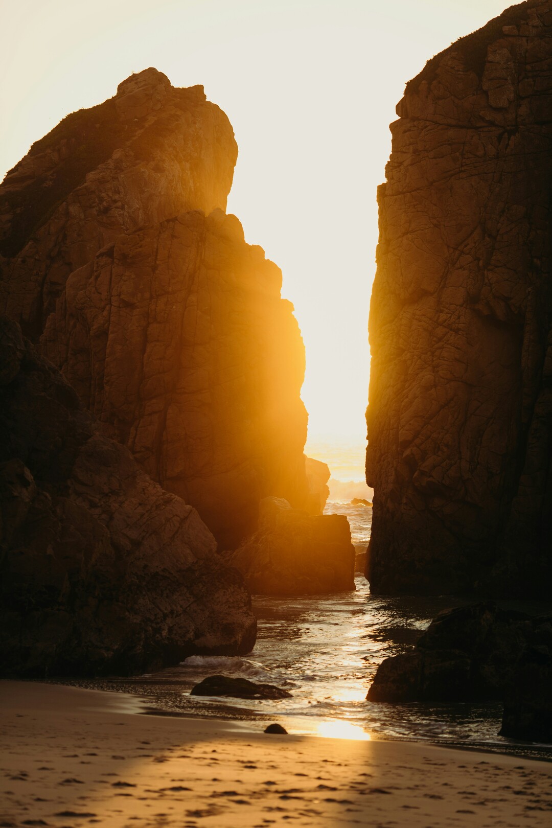 Sintra rock arch - featured