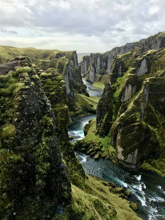 Fjaðrárgljúfur Canyon